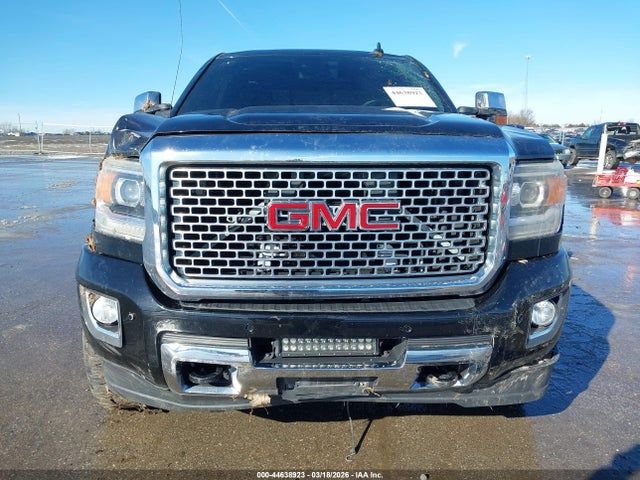 44638923 :رقم المزاد ، 1GT12UE87GF272315 vin ، 2016 Gmc Sierra 2500hd Denali مزاد بيع