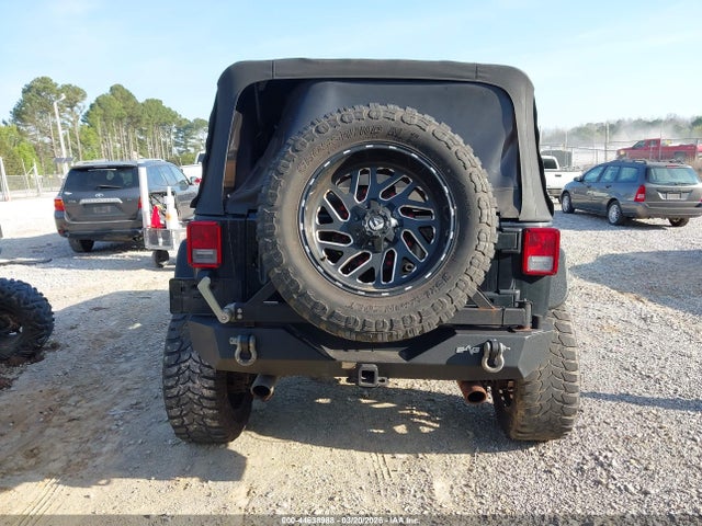 1C4BJWEG8FL624909 Jeep Wrangler Unlimited Sahara