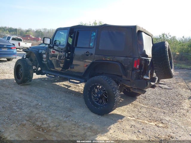 1C4BJWEG8FL624909 Jeep Wrangler Unlimited Sahara