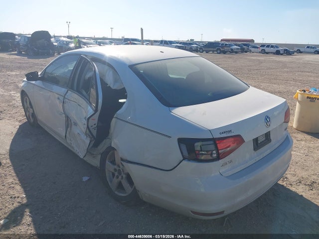 44639006 :رقم المزاد ، 3VW267AJ5GM353331 vin ، 2016 Volkswagen Jetta 1.4t S مزاد بيع