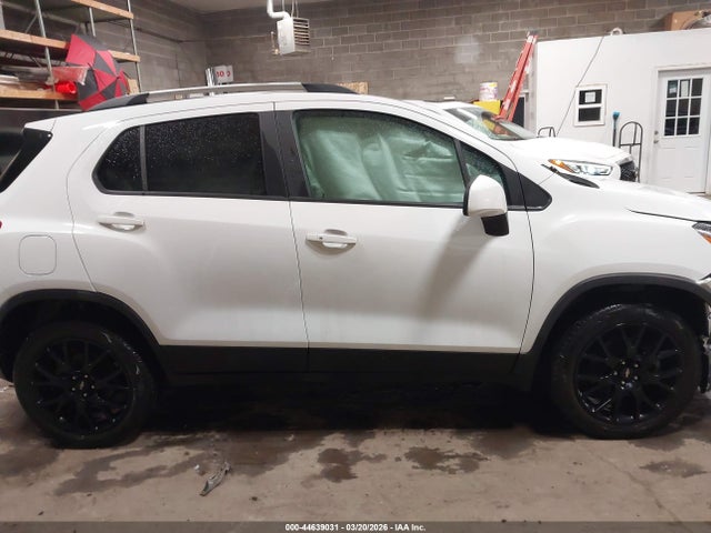 2022 Chevrolet Trax Awd Lt მანქანა იყიდება აუქციონზე, vin: KL7CJPSM5NB562309, აუქციონის ნომერი: 44639031