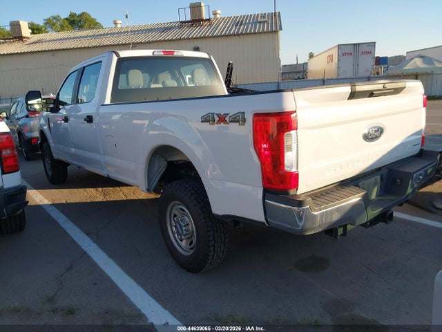 Ford F-350 Xl 2018 1FT8W3B61JEC83856 Image 3
