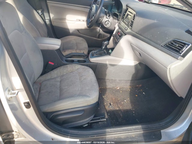 Продаж на аукціоні авто 2017 Hyundai Elantra Se, vin: 5NPD74LF2HH205810, номер лоту: 44639097