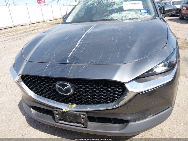 44639098 :رقم المزاد ، 3MVDMBDL3NM447088 vin ، 2022 Mazda Cx-30 Premium مزاد بيع