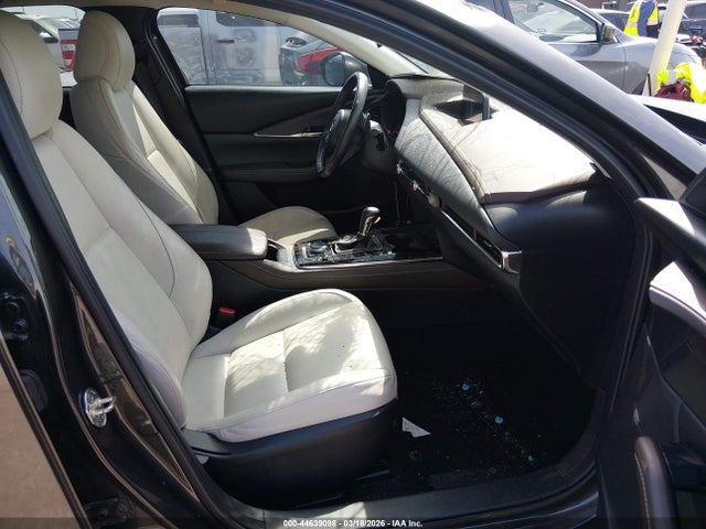 44639098 :رقم المزاد ، 3MVDMBDL3NM447088 vin ، 2022 Mazda Cx-30 Premium مزاد بيع