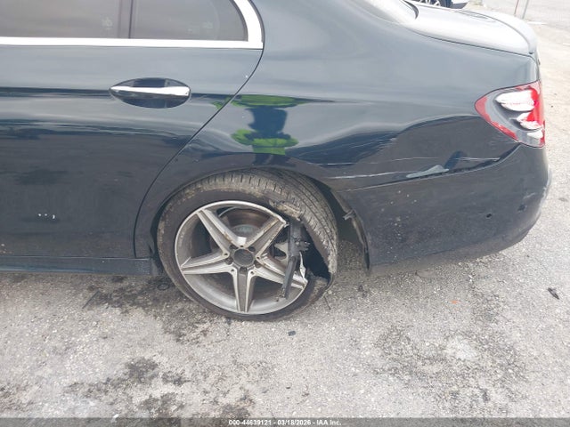 Продажа на аукционе авто 2017 Mercedes-benz E 300, vin: WDDZF4JB1HA055579, номер лота: 44639121