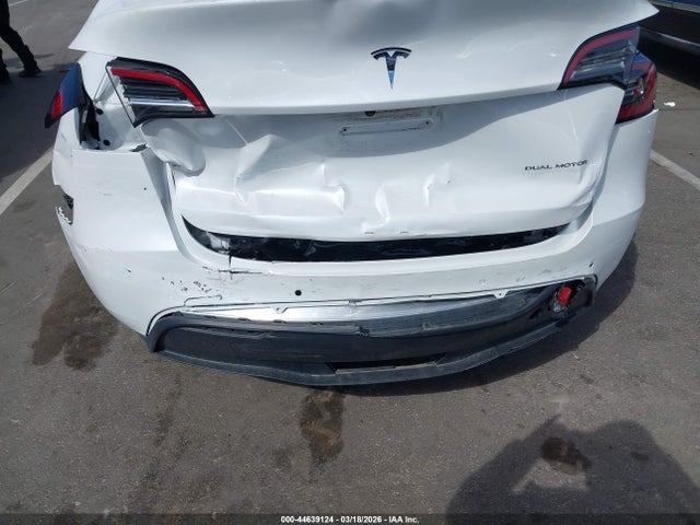 44639124 :رقم المزاد ، 5YJYGDEE5MF204830 vin ، 2021 Tesla Model Y Long Range Dual Motor All-wheel Drive مزاد بيع