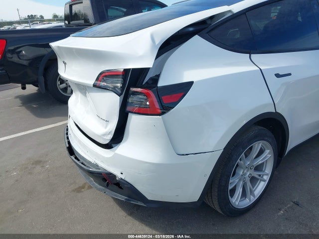 44639124 :رقم المزاد ، 5YJYGDEE5MF204830 vin ، 2021 Tesla Model Y Long Range Dual Motor All-wheel Drive مزاد بيع