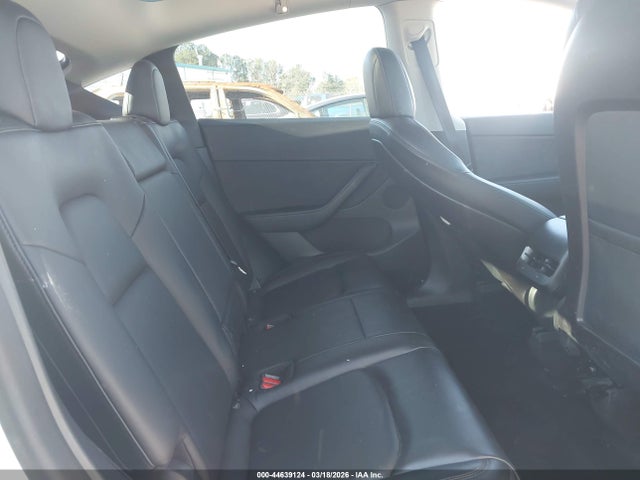2021 TESLA MODEL Y 5YJYGDEE5MF204830 Photo 7