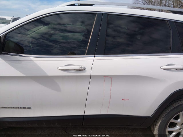 Продажа на аукционе авто 2015 Jeep Cherokee Latitude, vin: 1C4PJLCBXFW585010, номер лота: 44639130