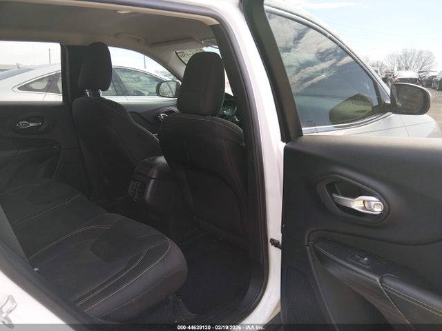 Продажа на аукционе авто 2015 Jeep Cherokee Latitude, vin: 1C4PJLCBXFW585010, номер лота: 44639130