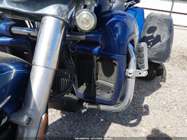 1HD1MAD10HB859427 Harley-Davidson Flhtcutg Tri Glide Ultra