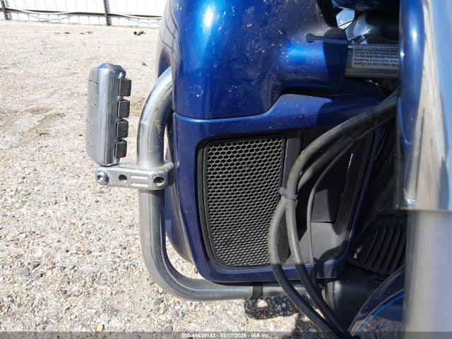 1HD1MAD10HB859427 Harley-Davidson Flhtcutg Tri Glide Ultra