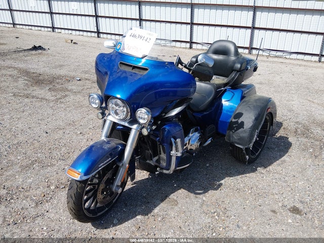 1HD1MAD10HB859427 Harley-Davidson Flhtcutg Tri Glide Ultra