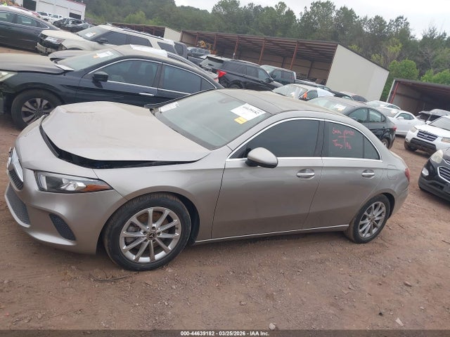 44639182 :رقم المزاد ، W1K3G4EB8LW044846 vin ، 2020 Mercedes-benz A 220 مزاد بيع