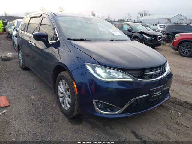 Auction sale of the 2019 Chrysler Pacifica Touring Plus, vin: 2C4RC1FG9KR635784, lot number: 44639245