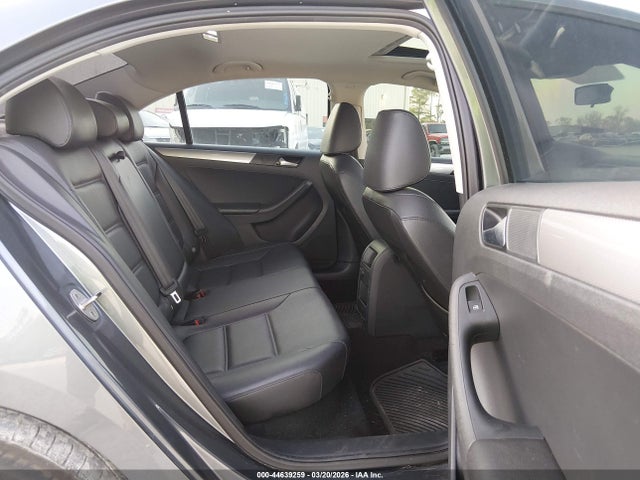 3VWDB7AJ7HM235738 Volkswagen Jetta 1.4t Se