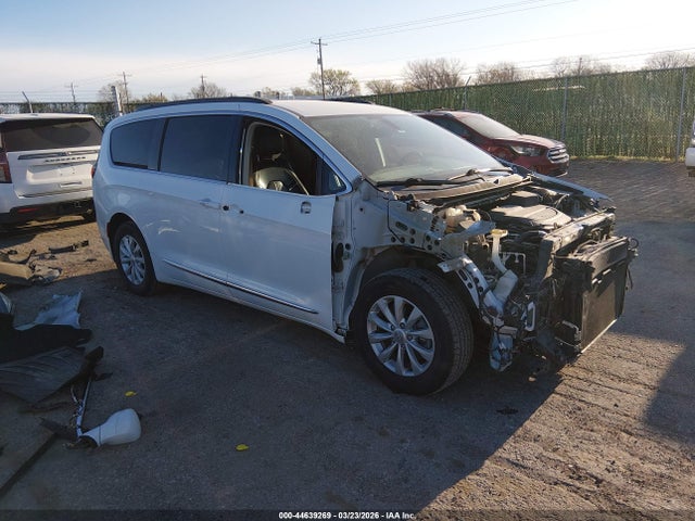 2017 2C4RC1BG0HR540450 main image