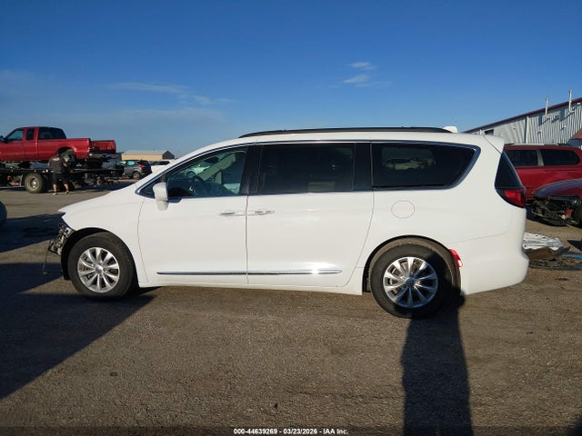 Chrysler Pacifica Touring-l 2017 2C4RC1BG0HR540450 Image 15