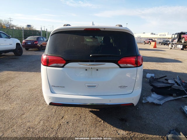 Chrysler Pacifica Touring-l 2017 2C4RC1BG0HR540450 Image 17