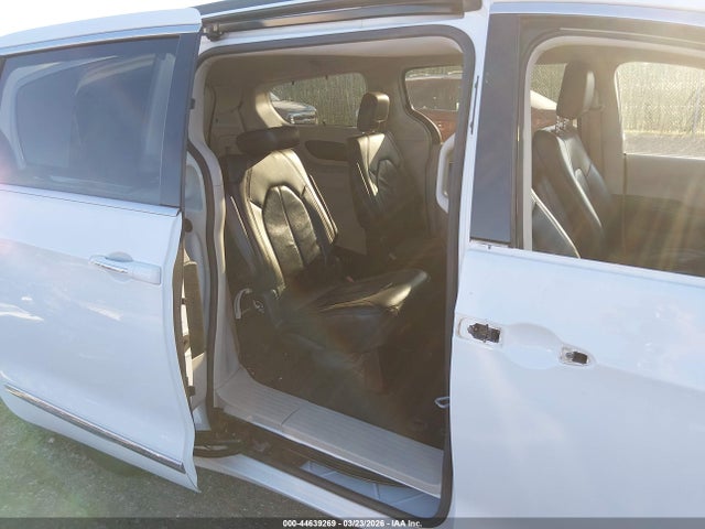 Chrysler Pacifica Touring-l 2017 2C4RC1BG0HR540450 Image 8