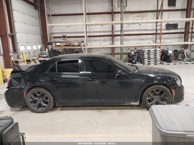 2021 Chrysler 300 300s მანქანა იყიდება აუქციონზე, vin: 2C3CCABG2MH532974, აუქციონის ნომერი: 44639355