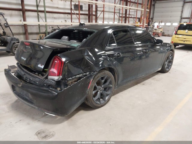 2021 Chrysler 300 300s მანქანა იყიდება აუქციონზე, vin: 2C3CCABG2MH532974, აუქციონის ნომერი: 44639355