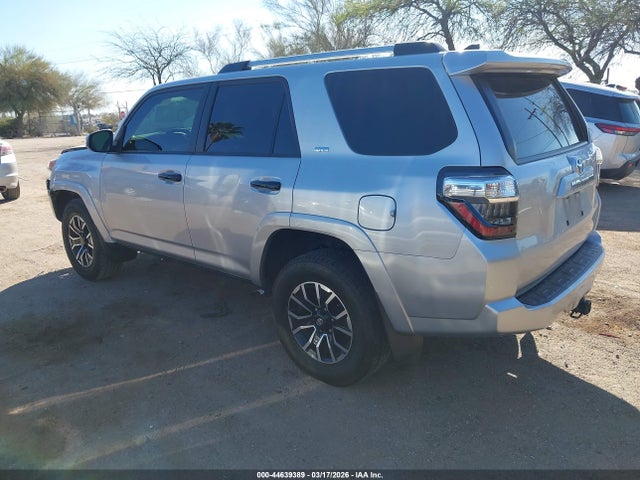 Toyota 4RUNNER SR5 2023 JTEEU5JR3P5285452 Image 3