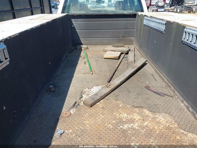 44639409 :رقم المزاد ، 1GB4CYCG7FF145482 vin ، 2015 Chevrolet Silverado 3500hd Chassis Wt مزاد بيع