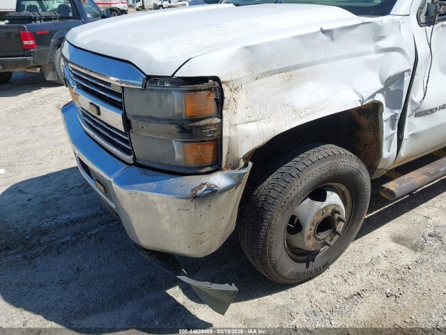44639409 :رقم المزاد ، 1GB4CYCG7FF145482 vin ، 2015 Chevrolet Silverado 3500hd Chassis Wt مزاد بيع