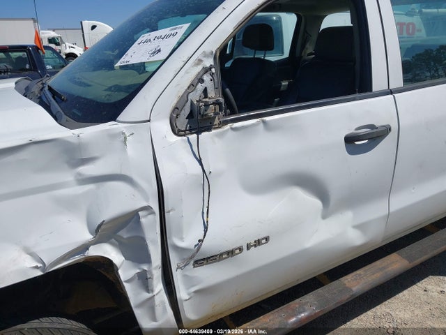 44639409 :رقم المزاد ، 1GB4CYCG7FF145482 vin ، 2015 Chevrolet Silverado 3500hd Chassis Wt مزاد بيع