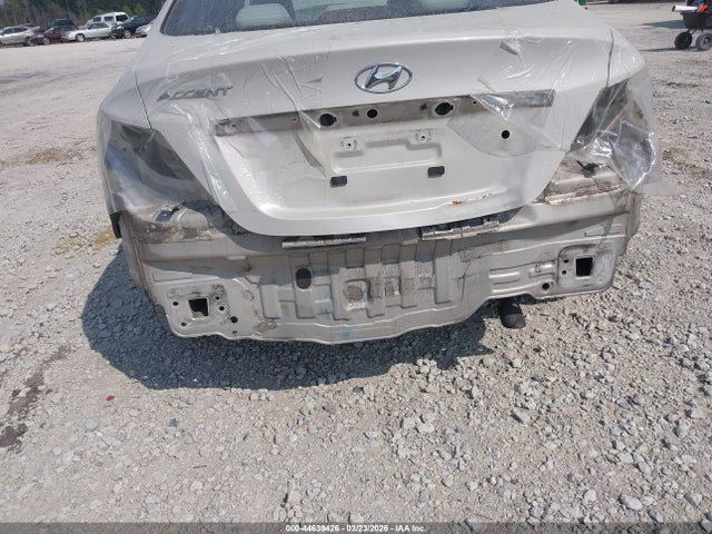 44639426 :رقم المزاد ، KMHCT4AE5FU867025 vin ، 2015 Hyundai Accent Gls مزاد بيع