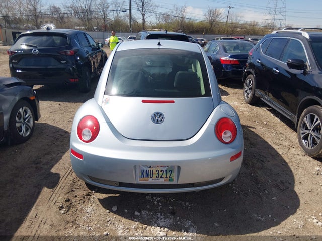 Продажа на аукционе авто 2010 Volkswagen New Beetle 2.5l Final Edition, vin: 3VWPW3AG1AM015323, номер лота: 44639428