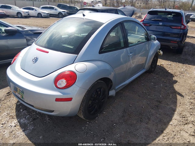 Продажа на аукционе авто 2010 Volkswagen New Beetle 2.5l Final Edition, vin: 3VWPW3AG1AM015323, номер лота: 44639428