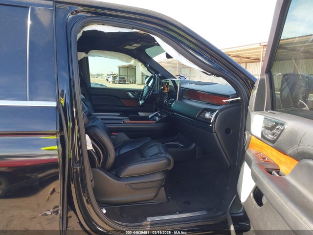44639451 :رقم المزاد ، 5LMJJ2LT4JEL10183 vin ، 2018 Lincoln Navigator Reserve مزاد بيع