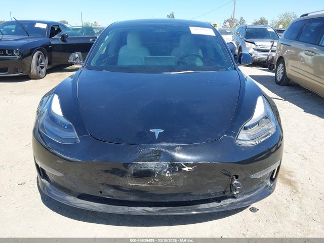 2022 Tesla Model 3 Rear-wheel Drive მანქანა იყიდება აუქციონზე, vin: 5YJ3E1EA0NF137714, აუქციონის ნომერი: 44639499