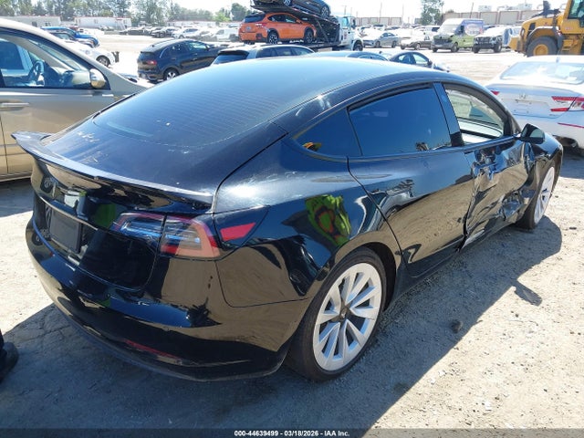 2022 Tesla Model 3 Rear-wheel Drive მანქანა იყიდება აუქციონზე, vin: 5YJ3E1EA0NF137714, აუქციონის ნომერი: 44639499