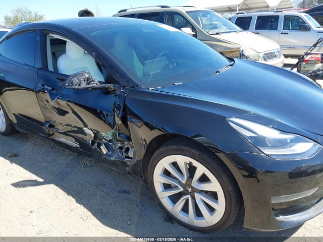 2022 Tesla Model 3 Rear-wheel Drive მანქანა იყიდება აუქციონზე, vin: 5YJ3E1EA0NF137714, აუქციონის ნომერი: 44639499