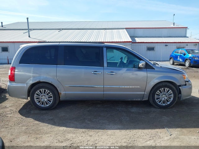 44639612 :رقم المزاد ، 2C4RC1CG4FR673661 vin ، 2015 Chrysler Town & Country Touring-l مزاد بيع