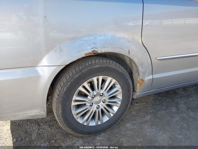 44639612 :رقم المزاد ، 2C4RC1CG4FR673661 vin ، 2015 Chrysler Town & Country Touring-l مزاد بيع