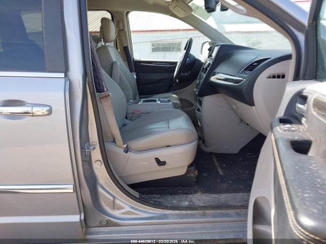 44639612 :رقم المزاد ، 2C4RC1CG4FR673661 vin ، 2015 Chrysler Town & Country Touring-l مزاد بيع
