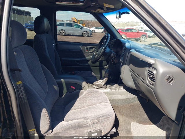 44639627 :رقم المزاد ، 1GKDT13W412211453 vin ، 2001 Gmc Jimmy Sle مزاد بيع