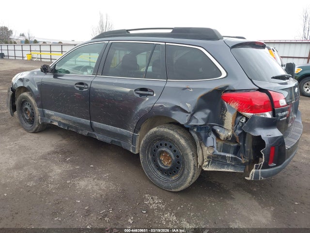 44639651 :رقم المزاد ، 4S4BRCCC1D1205585 vin ، 2013 Subaru Outback 2.5i Premium مزاد بيع