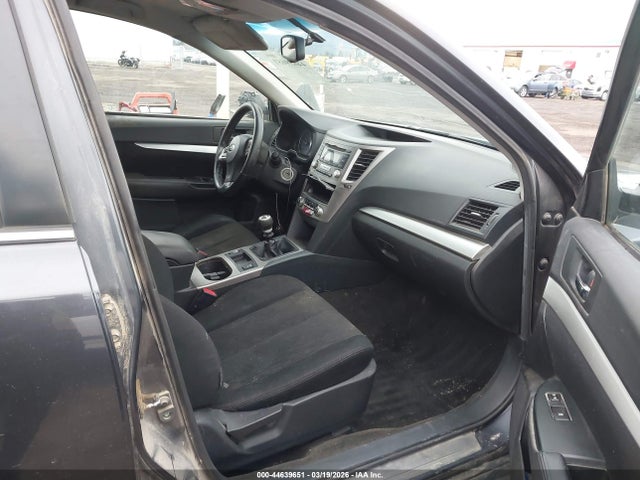 44639651 :رقم المزاد ، 4S4BRCCC1D1205585 vin ، 2013 Subaru Outback 2.5i Premium مزاد بيع