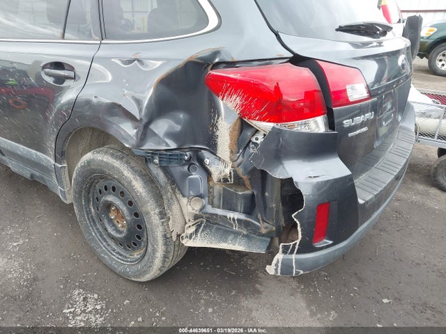 44639651 :رقم المزاد ، 4S4BRCCC1D1205585 vin ، 2013 Subaru Outback 2.5i Premium مزاد بيع