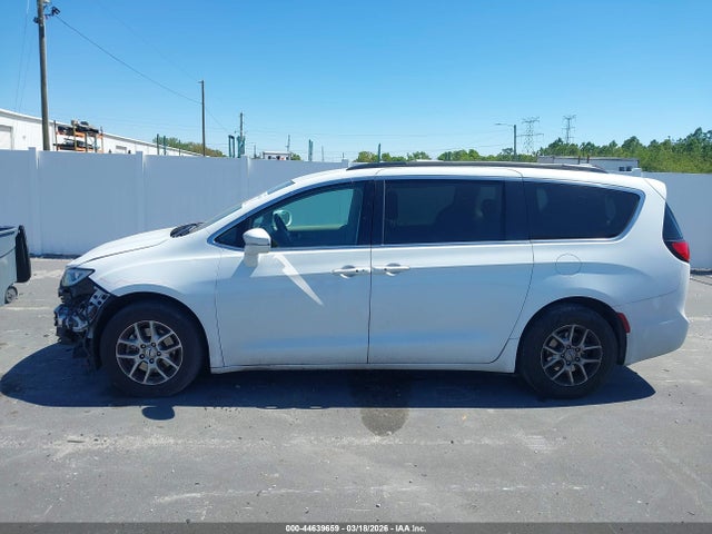 Продаж на аукціоні авто 2022 Chrysler Pacifica Touring L, vin: 2C4RC1BG0NR162433, номер лоту: 44639659