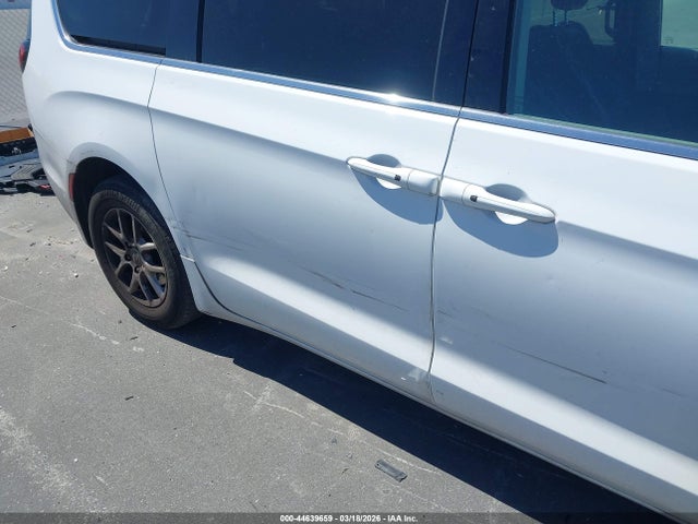 Продаж на аукціоні авто 2022 Chrysler Pacifica Touring L, vin: 2C4RC1BG0NR162433, номер лоту: 44639659
