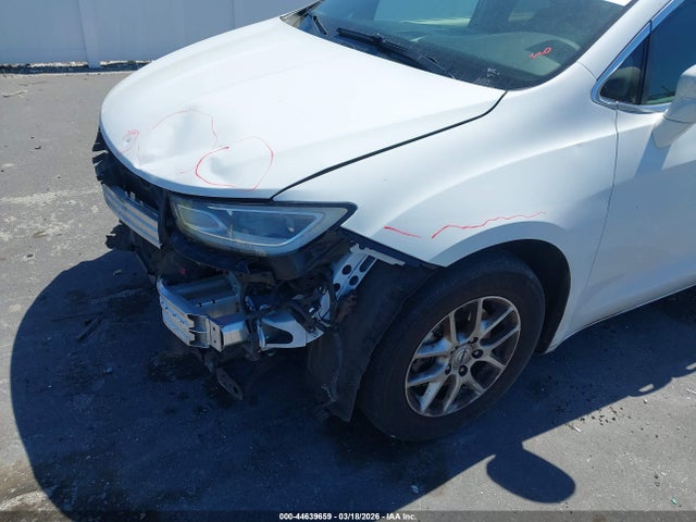 Продаж на аукціоні авто 2022 Chrysler Pacifica Touring L, vin: 2C4RC1BG0NR162433, номер лоту: 44639659