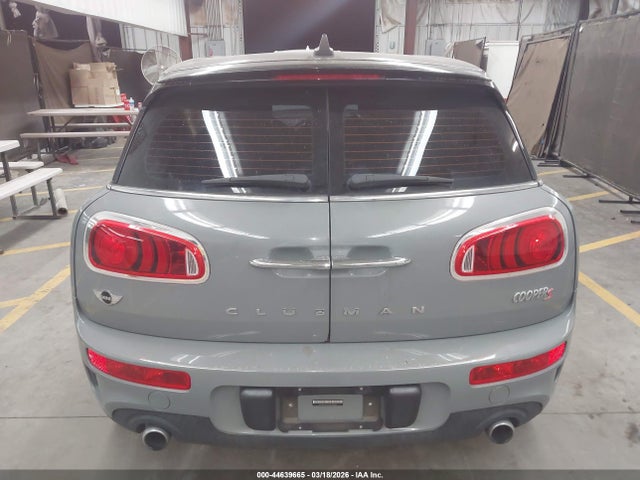 Mini Clubman Cooper S 2016 WMWLN9C52G2E48054 Image 16