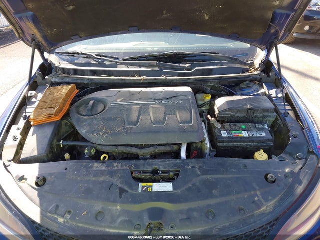 Продаж на аукціоні авто 2015 Chrysler 200 C, vin: 1C3CCCEGXFN589277, номер лоту: 44639682